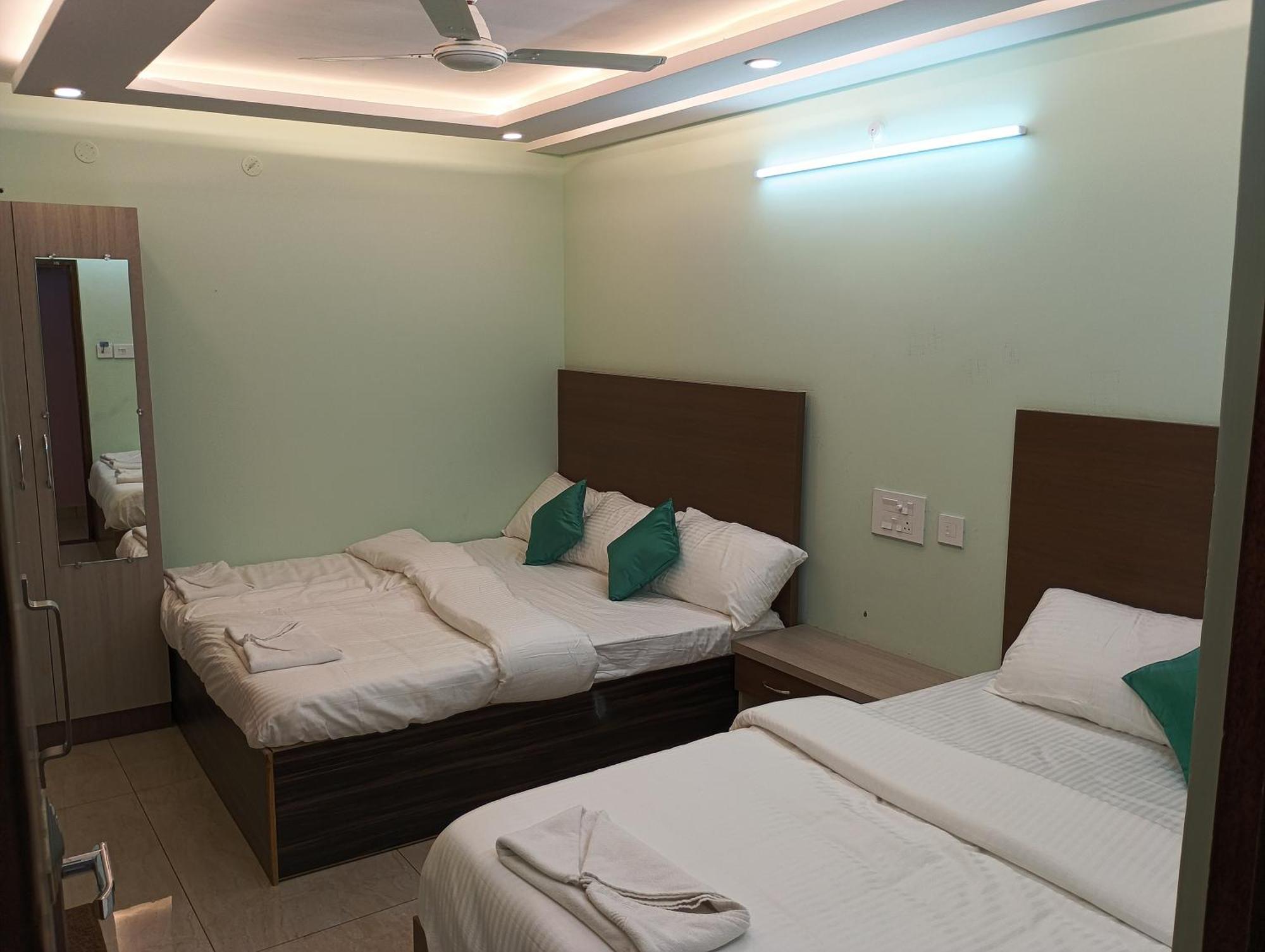 Hotel Malar Park Tiruvannāmalai Habitación foto